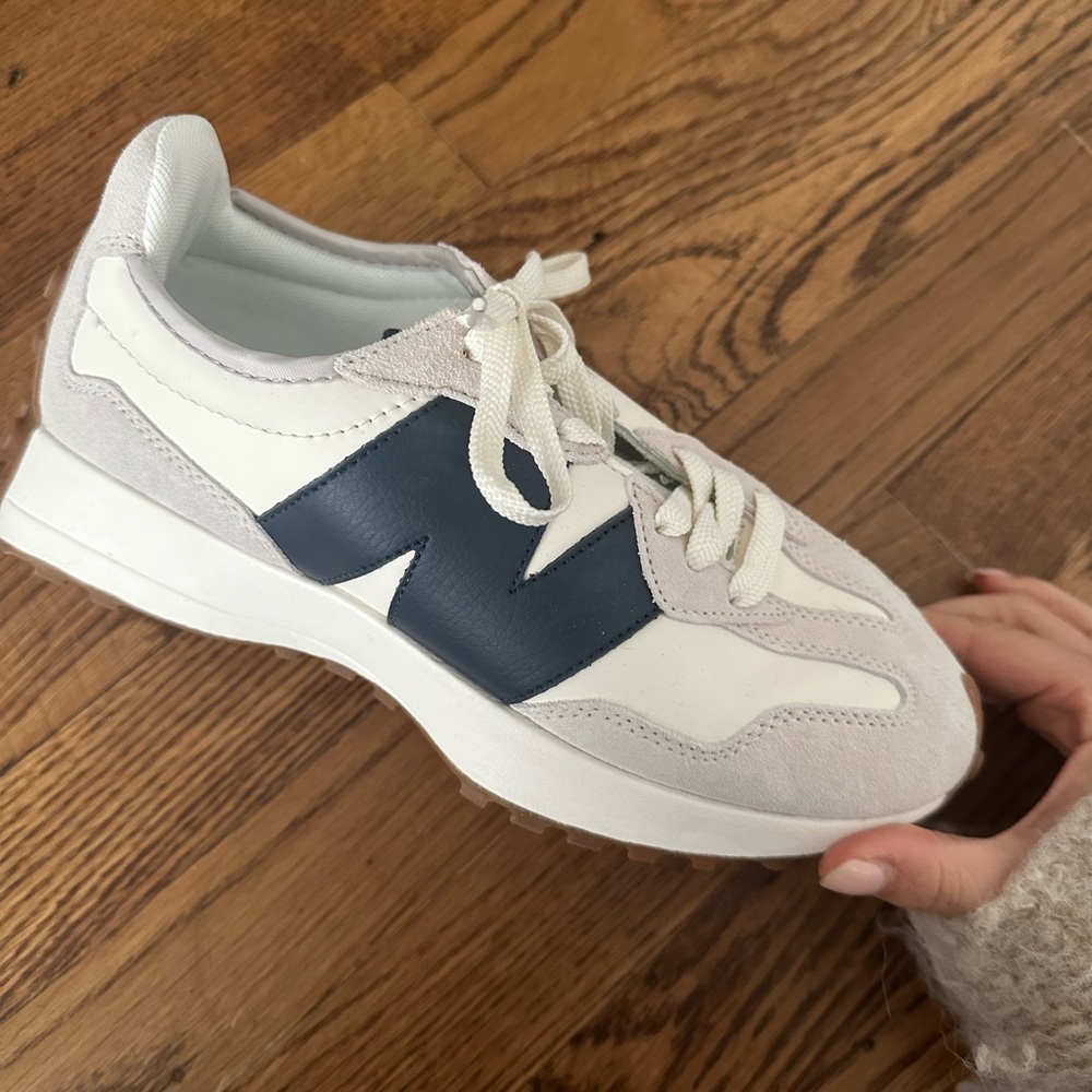 NWOT New Balance 327 Sneaker - white gray and navy
